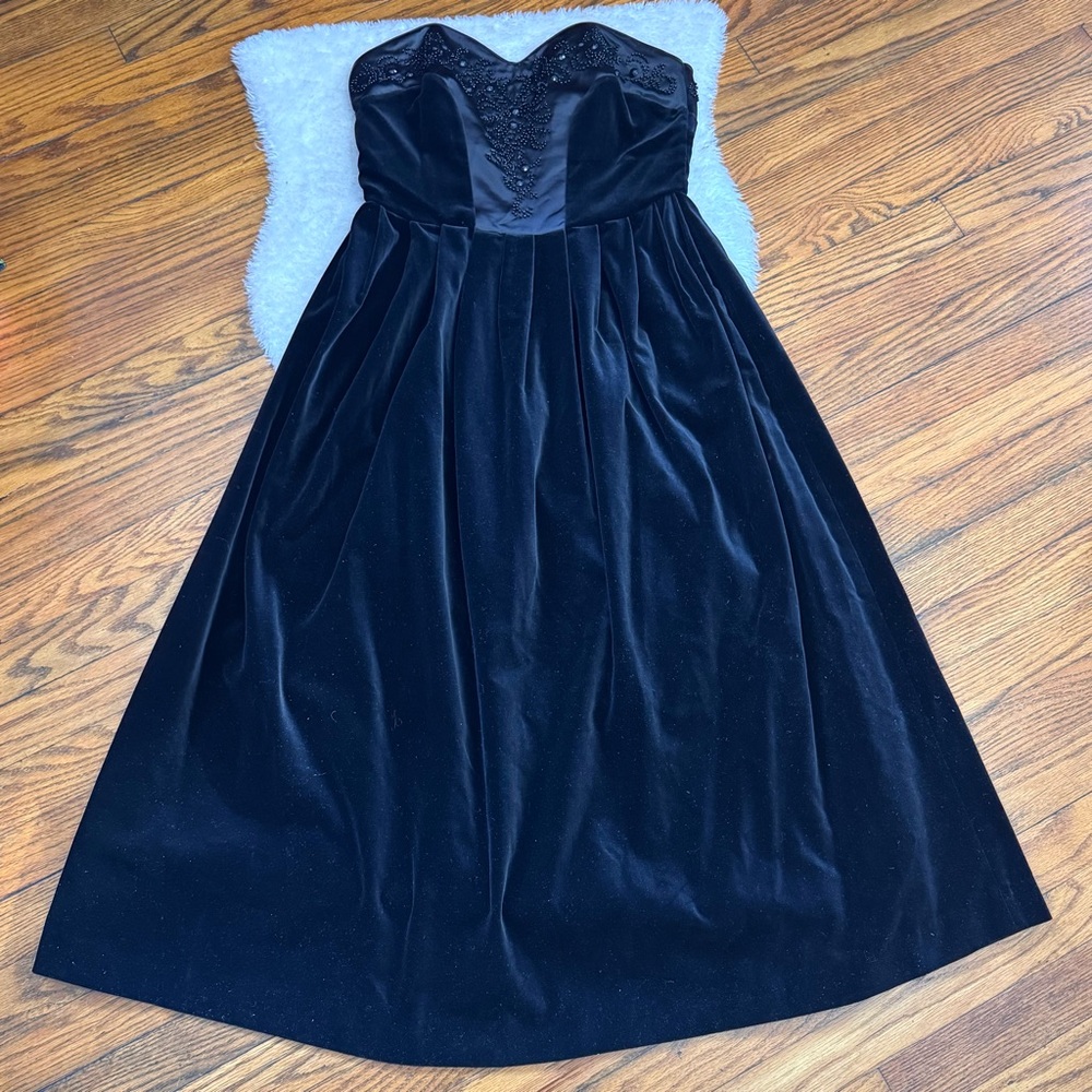 Vintage 80’s Laura Ashley Velvet Gown Strapless Corset Embellished Dress Sz 12
